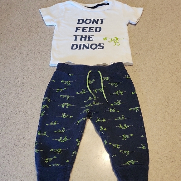 Free Plant Dont Feed The Dinos 2 Pc Set size 18 Months - Picture 1 of 5